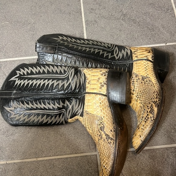 Cowtown Men’s Python Western Boots Size 9.5D Black & Yellow Exotic Leather - Picture 1 of 11